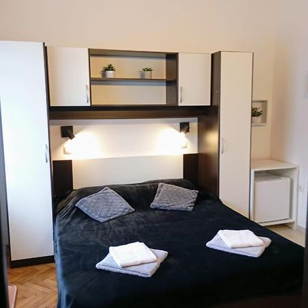 Rooms Helena Крк Екстер'єр фото