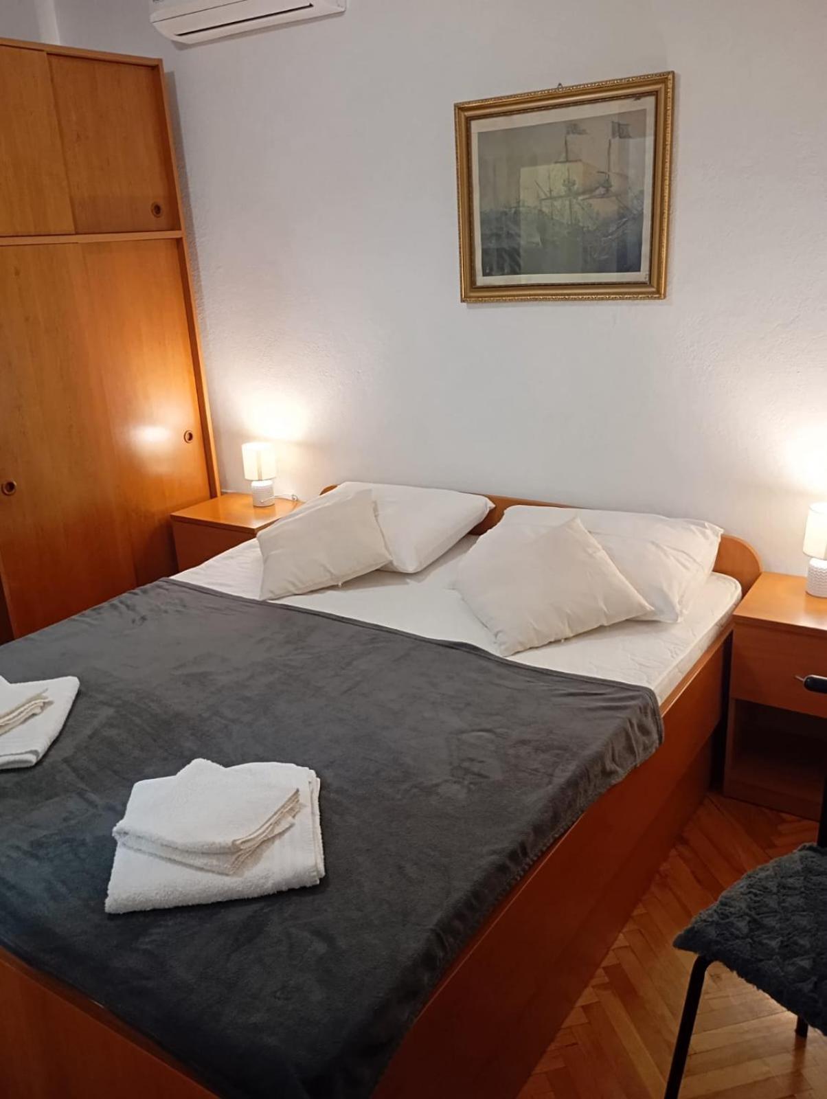Rooms Helena Крк Екстер'єр фото