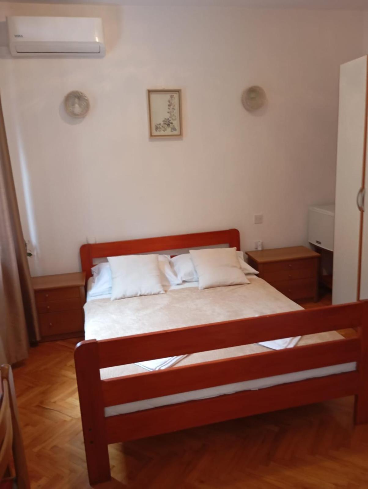Rooms Helena Крк Екстер'єр фото