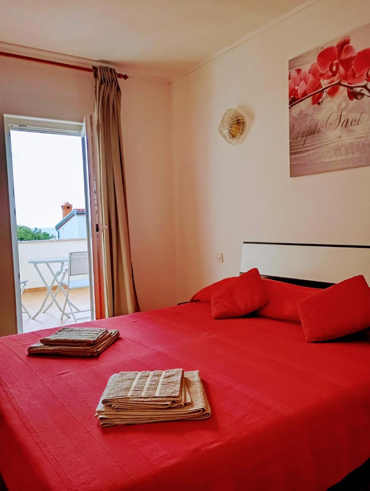 Rooms Helena Крк Екстер'єр фото