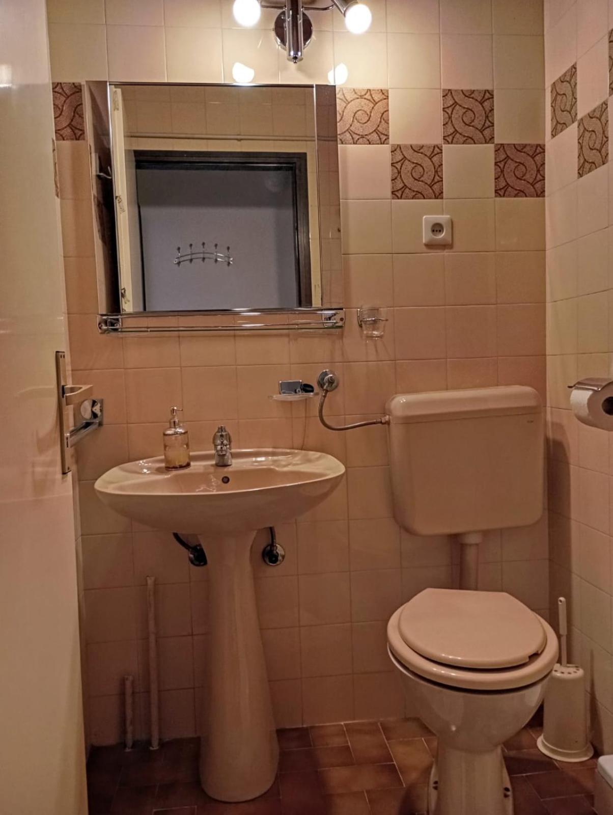 Rooms Helena Крк Екстер'єр фото