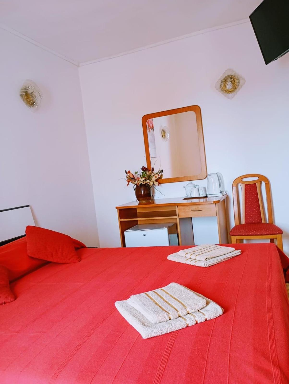 Rooms Helena Крк Екстер'єр фото